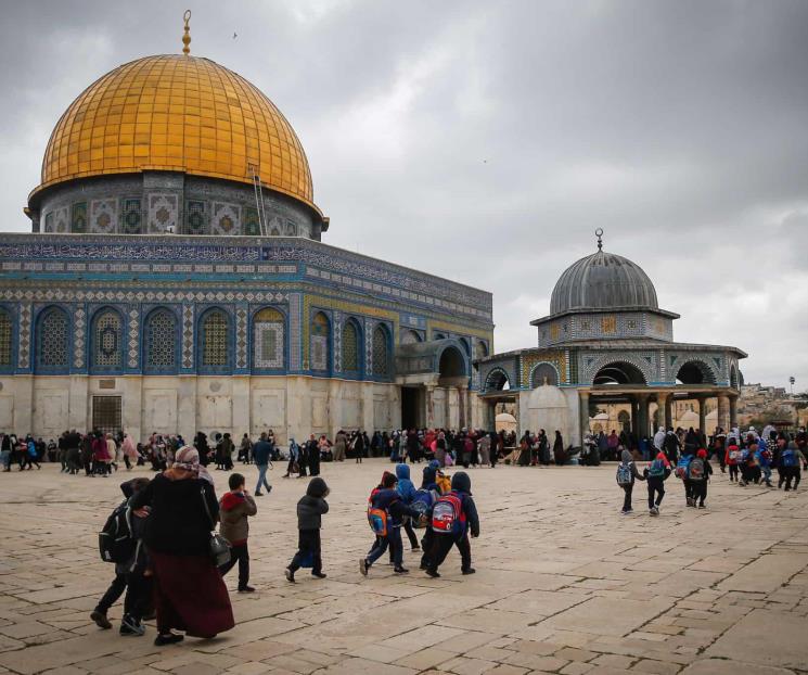 Israel permitirá a algunos palestinos orar en Al Aqsa