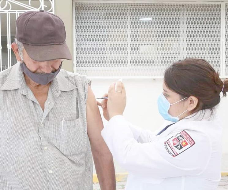 Arranca vacunación Covid en 30 centros de salud