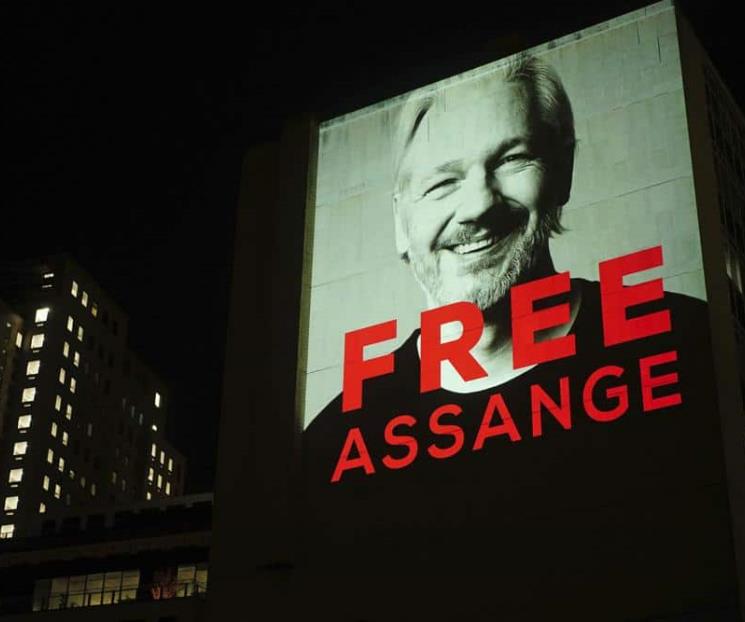 Ordenan extradición de Assange a EU