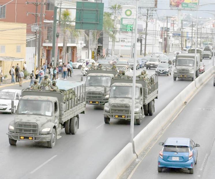 Llegan 300 elementos del ejército a Monterrey