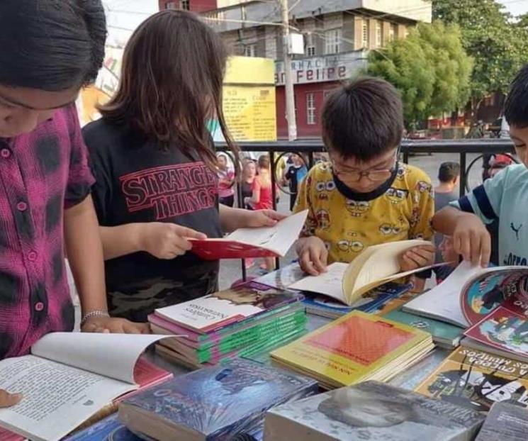Celebran el Día del Libro en Juchitán, Oaxaca