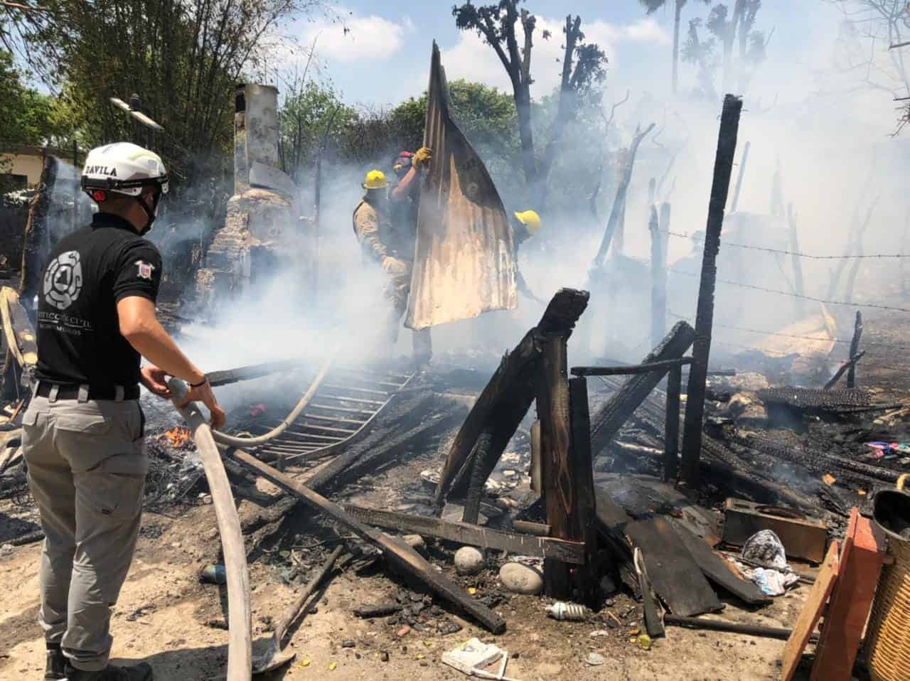 Se registró, en el municipio de Montemorelos, el incendio de  una casa de madera