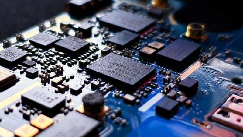 Qualcomm lanzaría en 2023 chip “competencia” del M1 de Apple