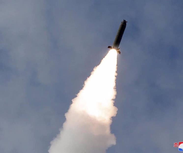 Corea del Norte lanza misil balístico