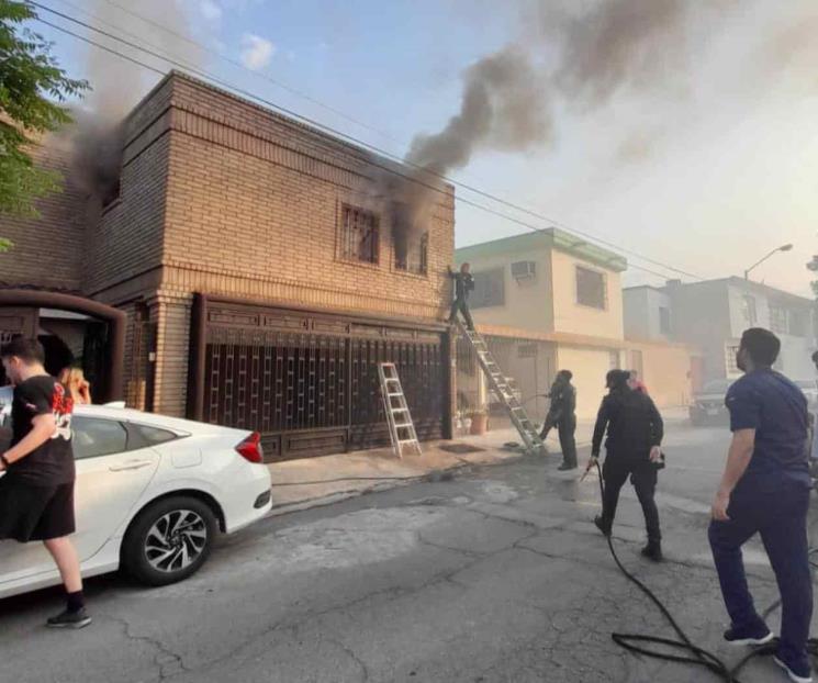 Se registran incendios en casa y negocio en Monterrey