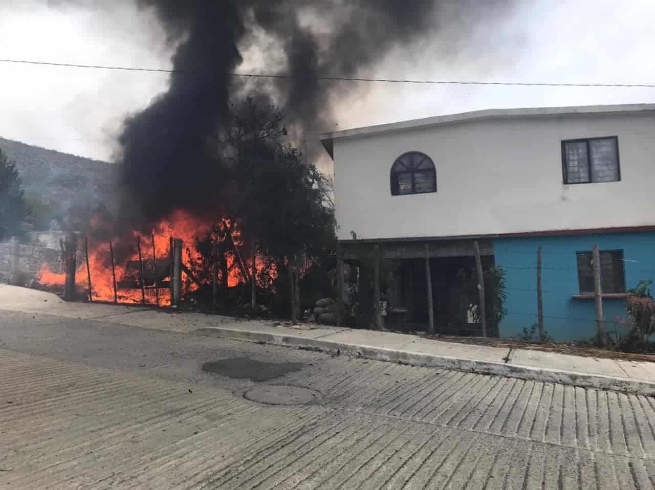 Se registró el incendio de una bodega, construida con madera en Iturbide