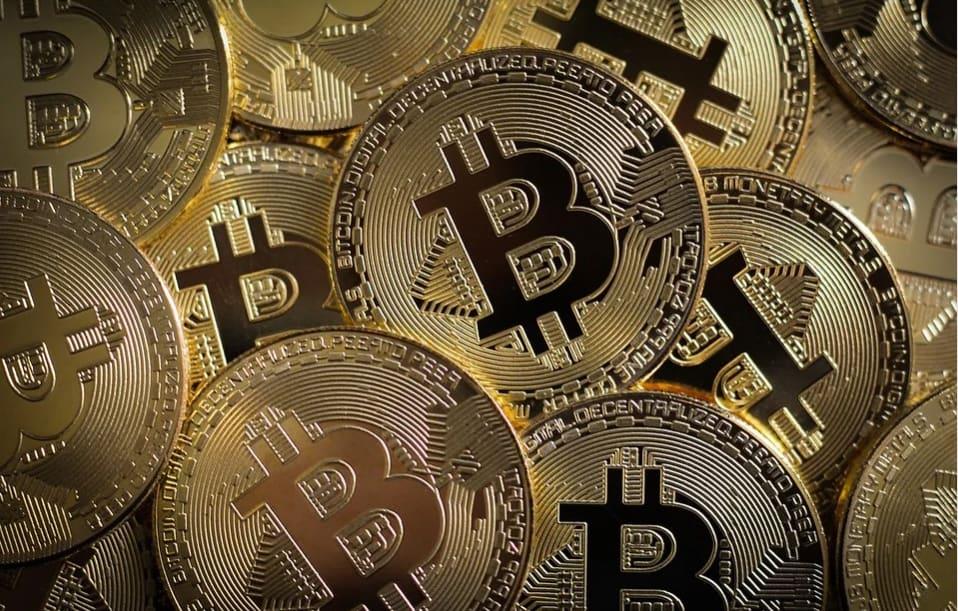 Bitcoin enfrenta su peor cierre desde 2020