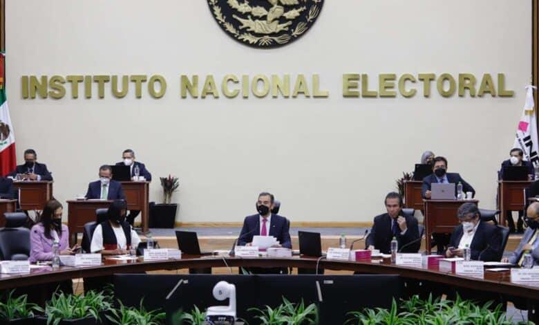 Reforma electoral del PRI contempla fortalecer el INE