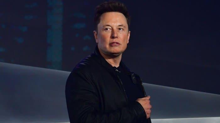 Elon Musk responde con emoji a actual CEO de Twitter