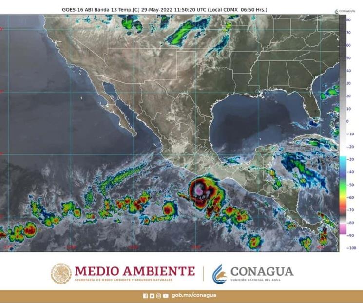 La tormenta Agatha se intensifica a huracán de categoría 1