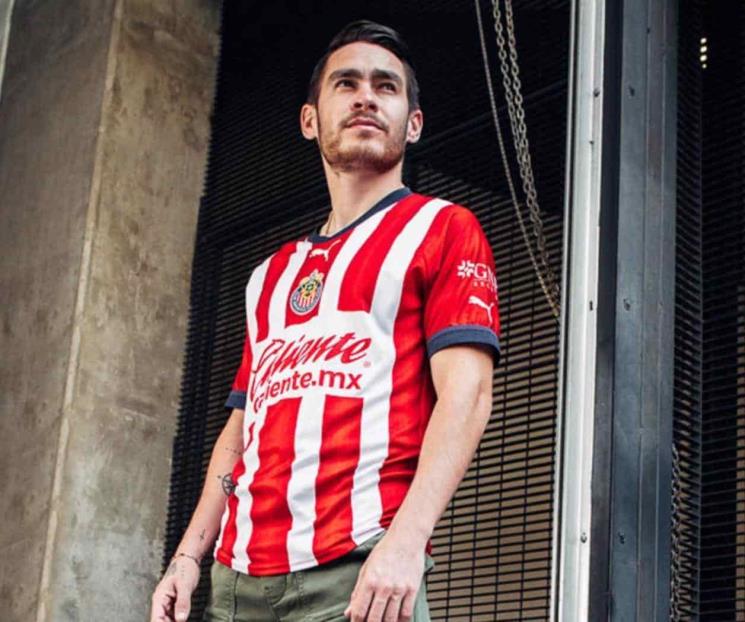 Confirma Chivas su nuevo jersey de local