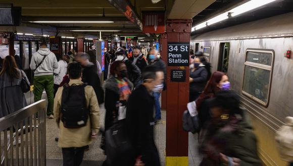 NY evalúa instalar detectores de armas en metro