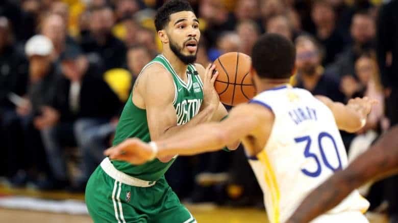 Celtics y Warriors disputan el segundo