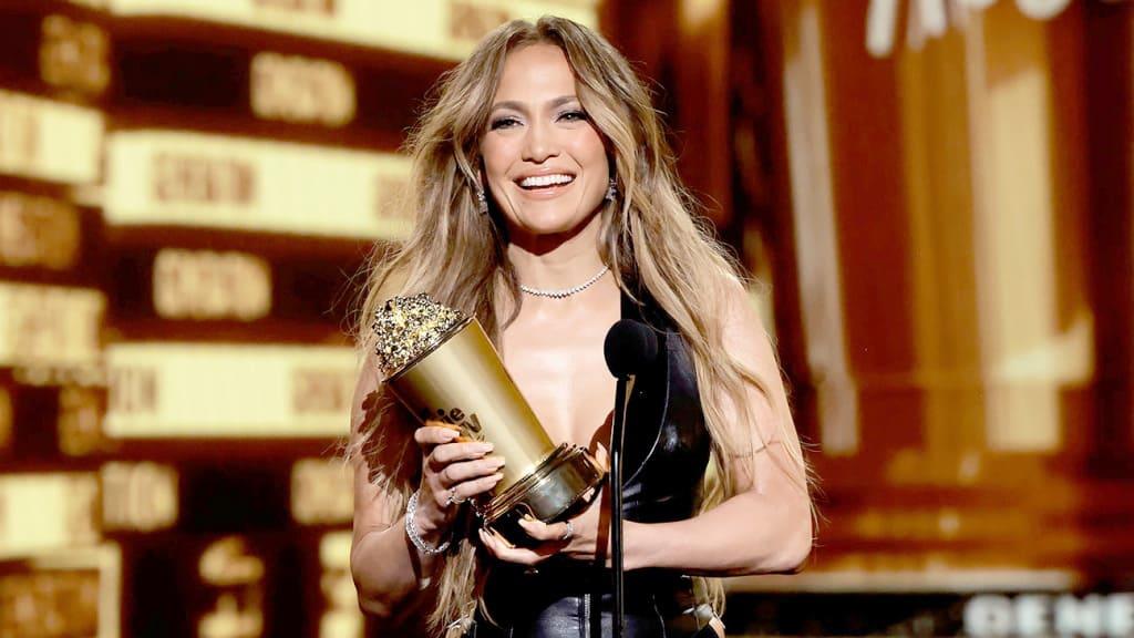 Ralizan homenaje a Jennifer Lopez