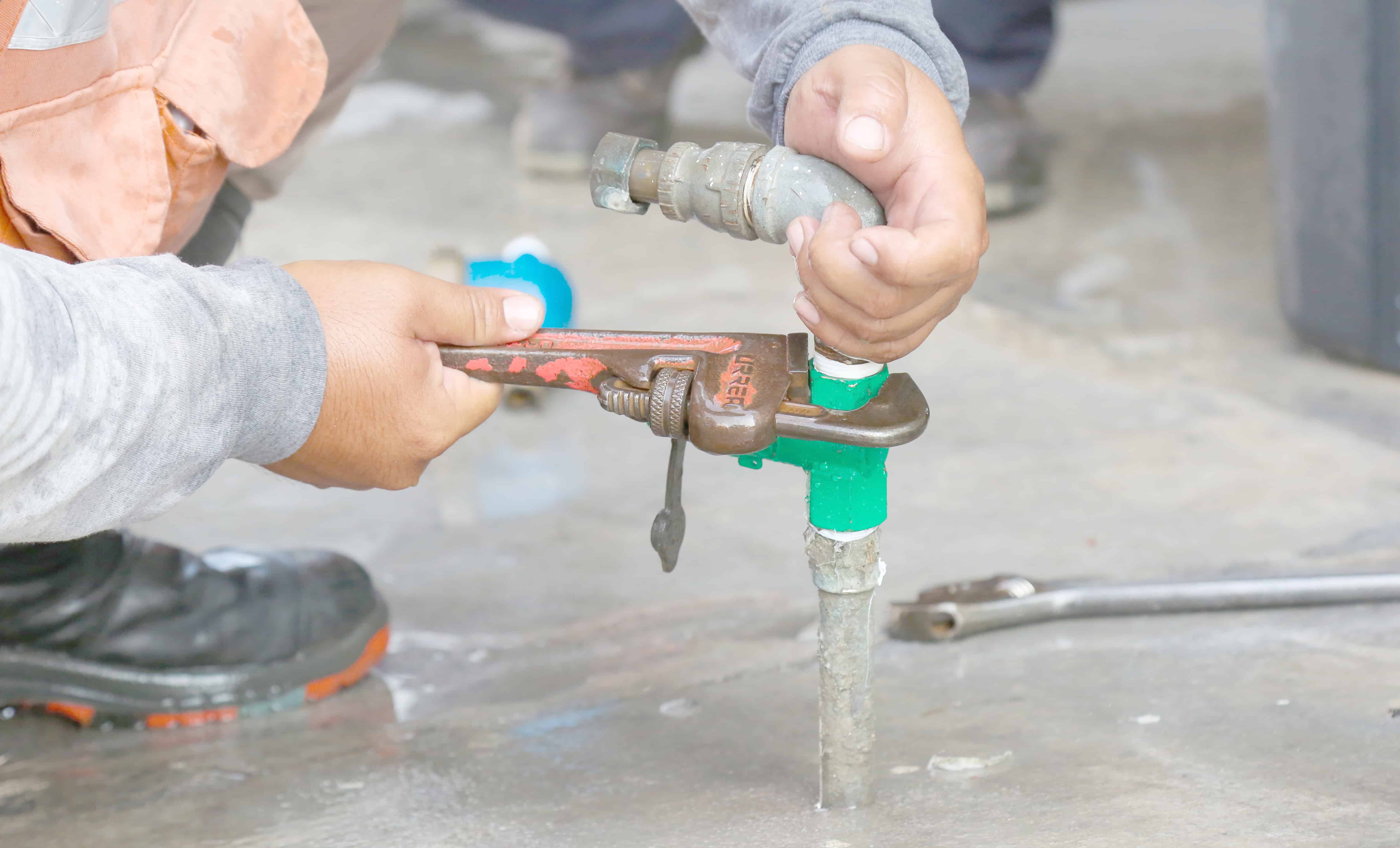 Agua y Drenaje instalará reductores de presión por alto consumo en NL