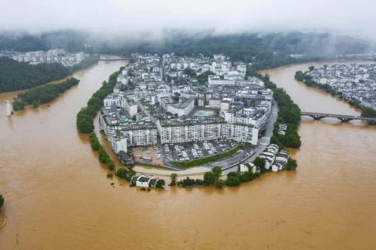 Inundaciones dejan miles de evacuados en China