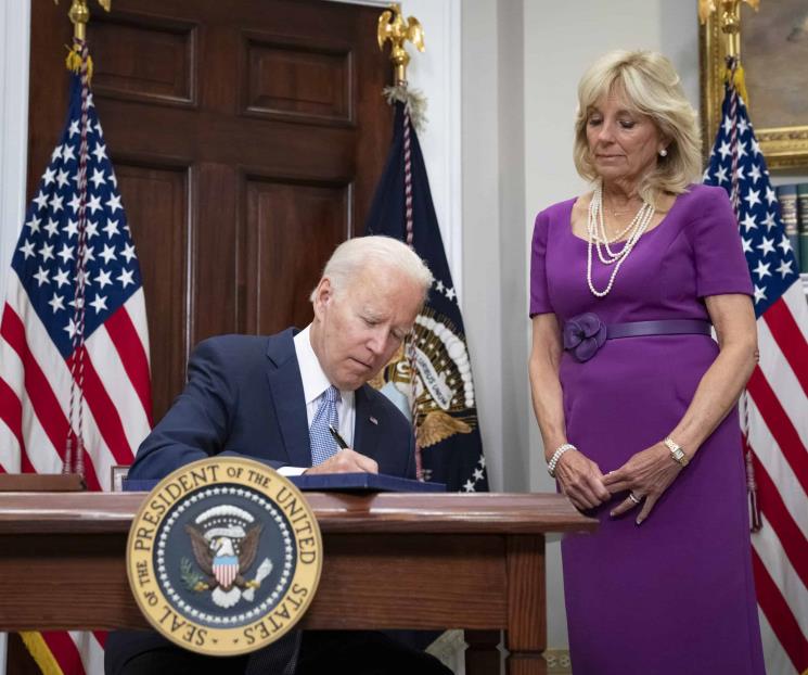 Biden firma ley sobre control de armas en Estados Unidos