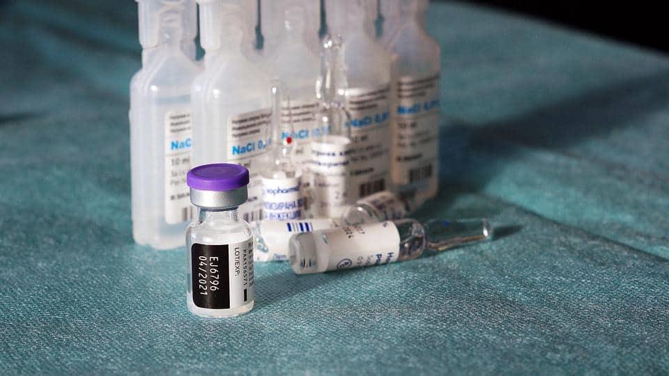 Asegura Pfizer mejorar su vacuna