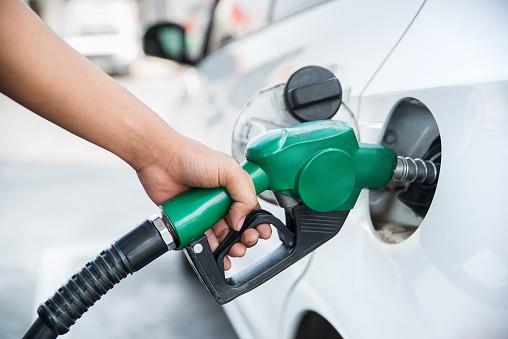 Prevén que seguirá crisis de precios altos en combustibles
