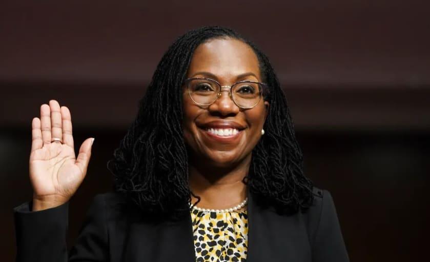 Brown, primera juez afroamericana en Corte Suprema de EU