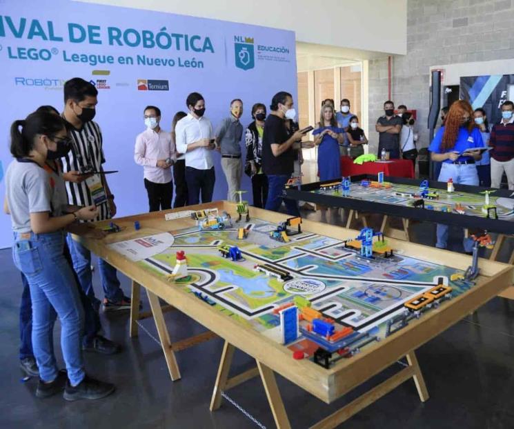 Premian a ganadores de competencia de robótica