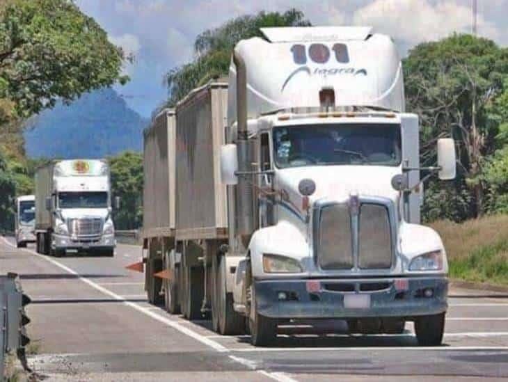 Detectan éxodo de camioneros hacia EU