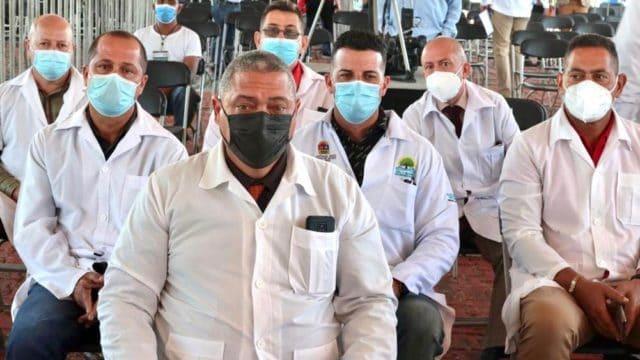 Entran médicos de Cuba en funciones este lunes
