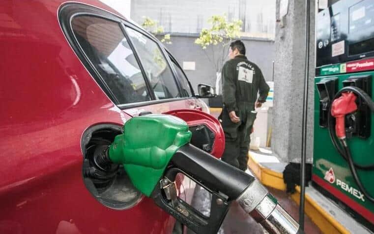 Refuerza AMLO plan anti-inflación con subsidio a gasolinas