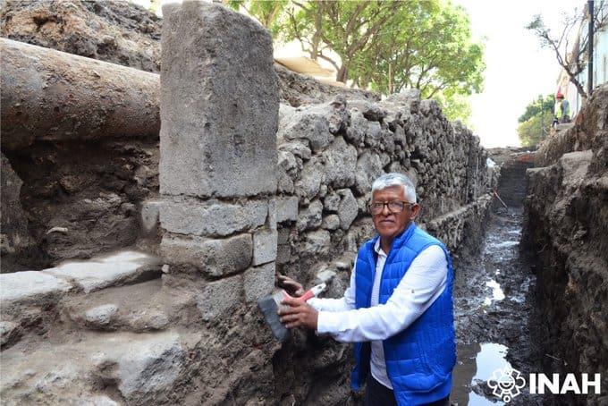 Descubren muro novohispano en La Lagunilla