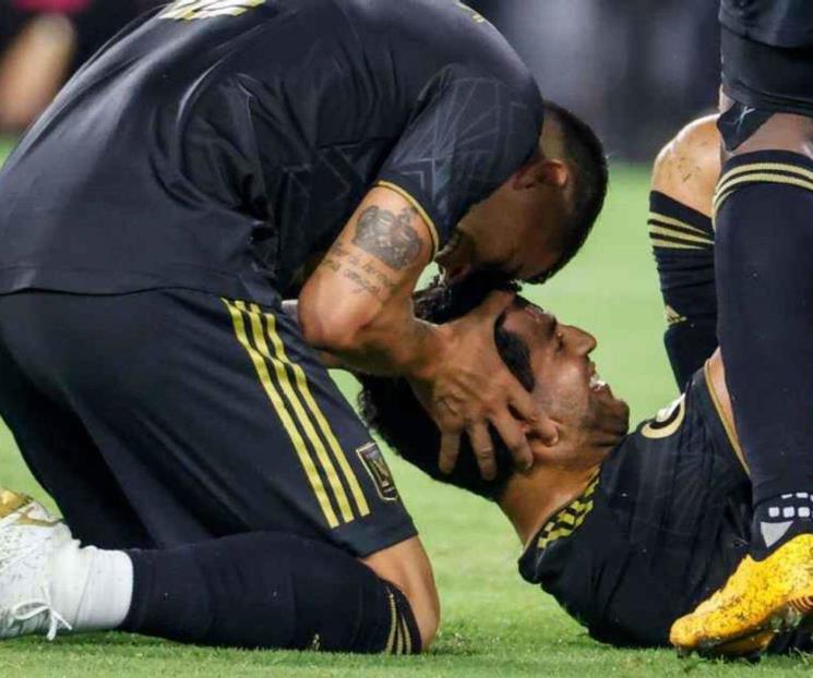 En riesgo LAFC de perder a mexicano Carlos Vela por lesión