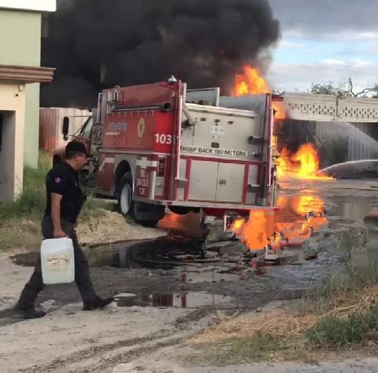 Reportaron el incendio de un contenedor de diesel en Cadereyta