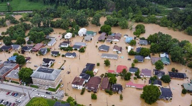 Dejan inundaciones en Kentucky al menos 8 muertos