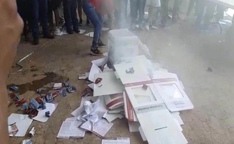 Queman urnas durante jornada electoral de Morena en Chiapas