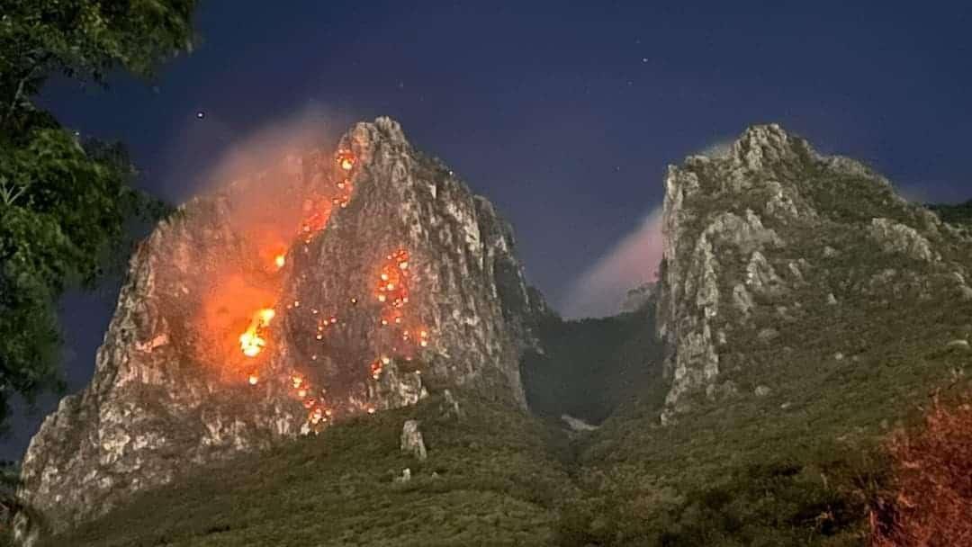 Reanuda PC combate a incendio en Cerro de la Silla