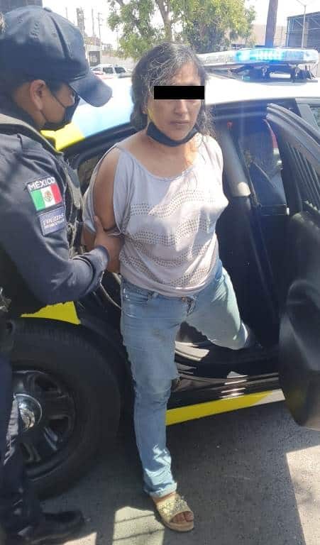 Dos mujeres que reclamaban la falta del vital líquido, fueron arrestadas tras escandalizar y agredir a los efectivos de la policía