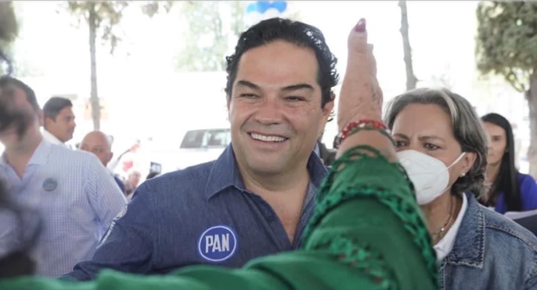 Enrique Vargas va como candidato del PAN para el Edomex