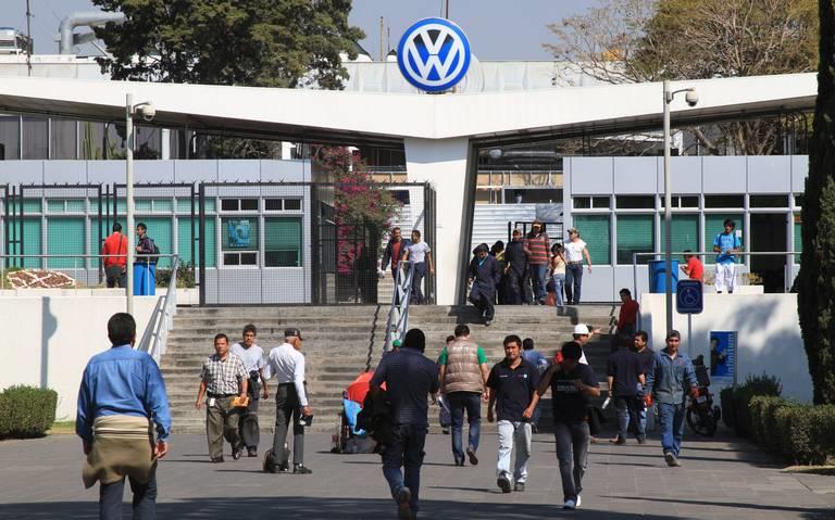 Trabajadores de Volkswagen votarán contrato el 31 de agosto