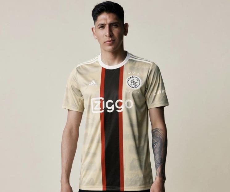 Presenta Edson Álvarez nuevo jersey del Ajax