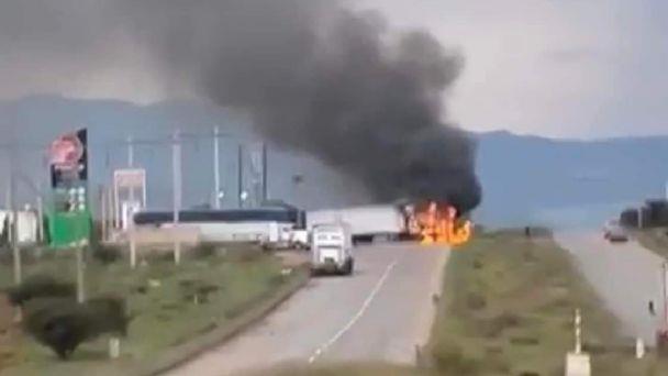 Reportan más bloqueos e incendios en Zacatecas