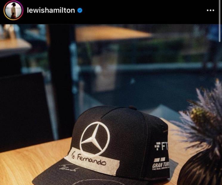 Le dice Alonso idiota a Hamilton; Lewis le regala gorra