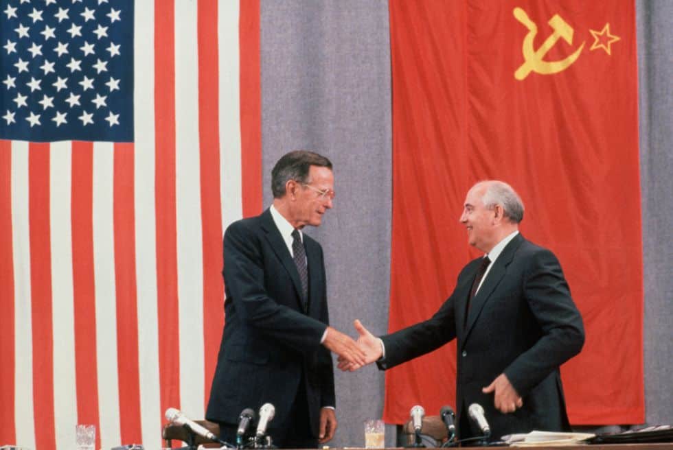 Años después con el Presidente, George Bush, reafirmó el acuerdo marcando el fin de la Guerra Fría.