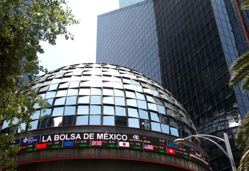 Bolsa Mexicana cae 6.7% en agosto; su tercera mayor caída