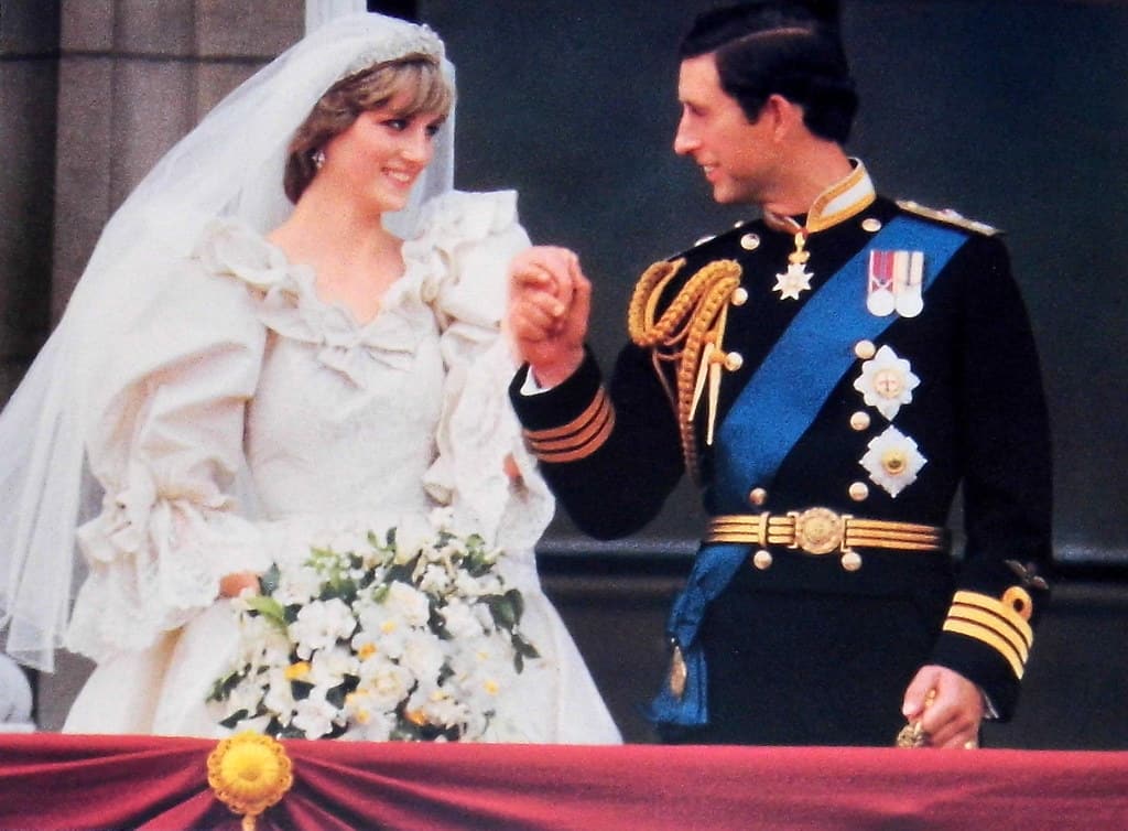 Diana Spencer se casó con el príncipe Carlos el 29 de julio de 1981 en la Catedral de San Pablo, el punto más alto de Londres
