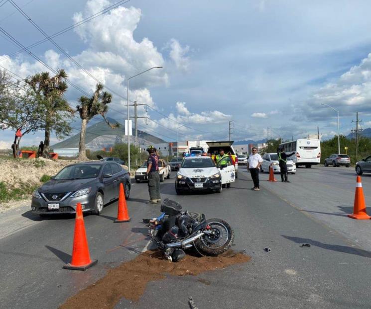 Pierde la vida motociclista tras estrellarse con camión