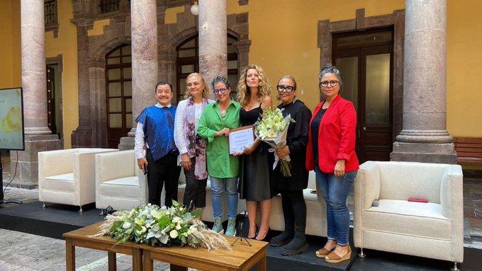 Gironés es condecorada con el primer Premio de Dramaturgia