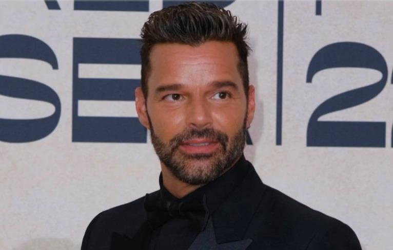 Sobrino de Ricky Martin sostiene que el cantante abusó de él