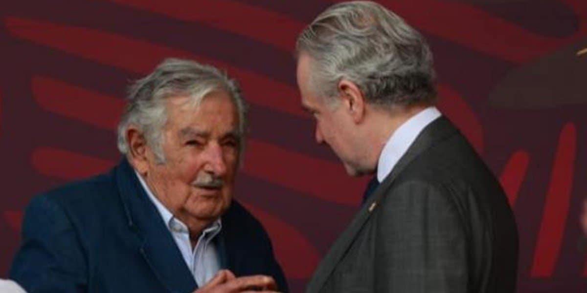 Ser opositor habla bien de usted, dice Mujica a Creel