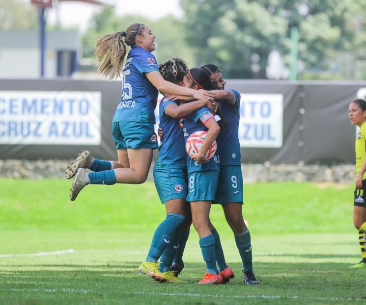 Ganan celestes y suben posiciones en la Liga MX Femenil