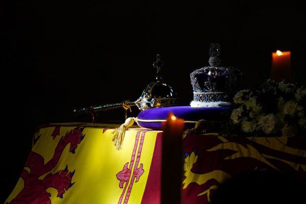 Adiós Isabel II... la Corona continúa