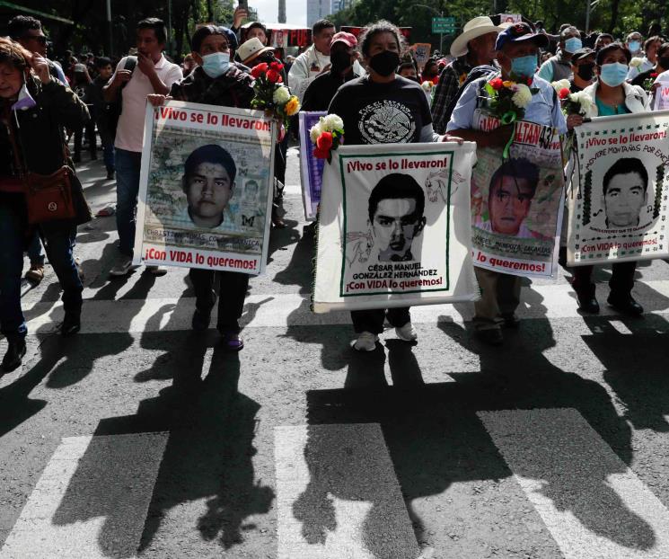 AMLO pide a Murillo Karam hablar sobre Ayotzinapa
